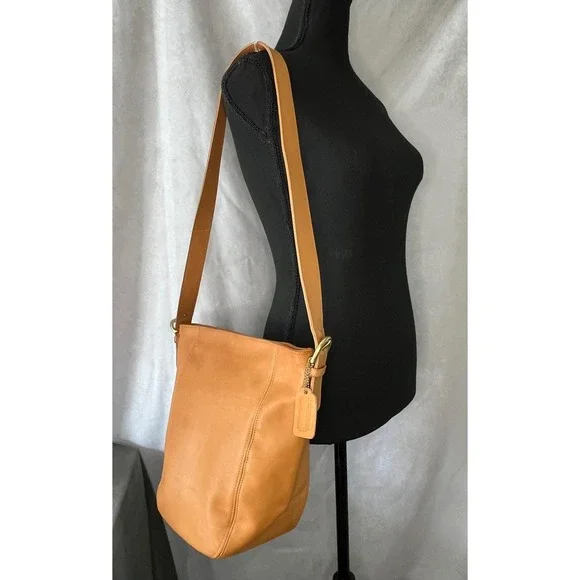 Vintage Coach Monterey Hobo 4027 British Tan Leather Shoulder Bag – 90s Classic - Picture 2 of 10